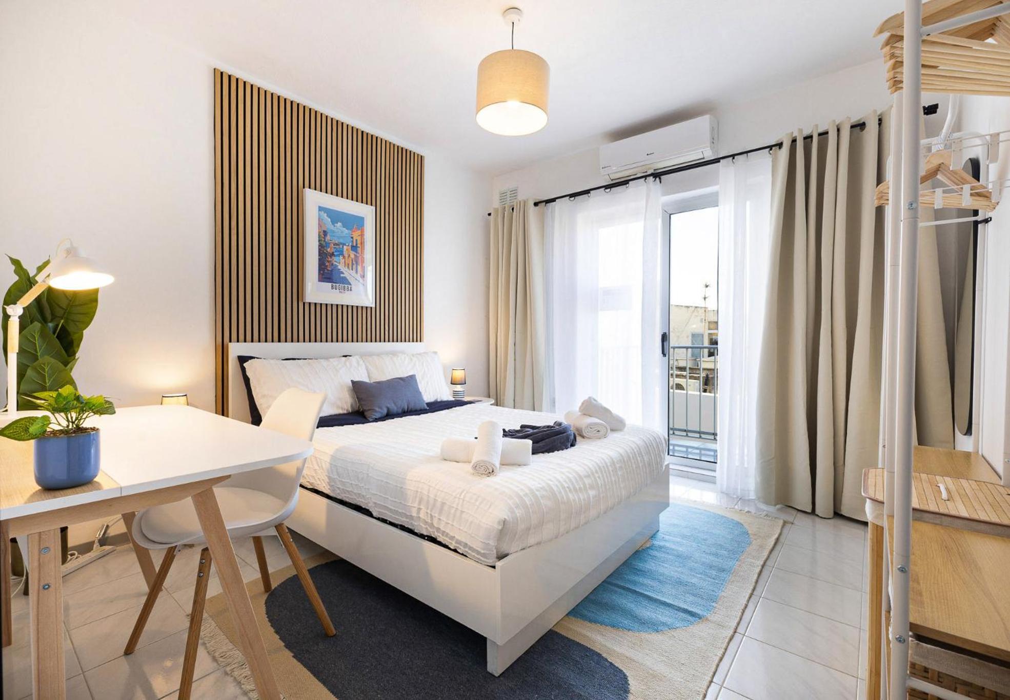 Spacious 2Br Penthouse With A Large Front-Terrace - Close To Bugibba Perched Beach Сейнт Полс Бей Екстериор снимка